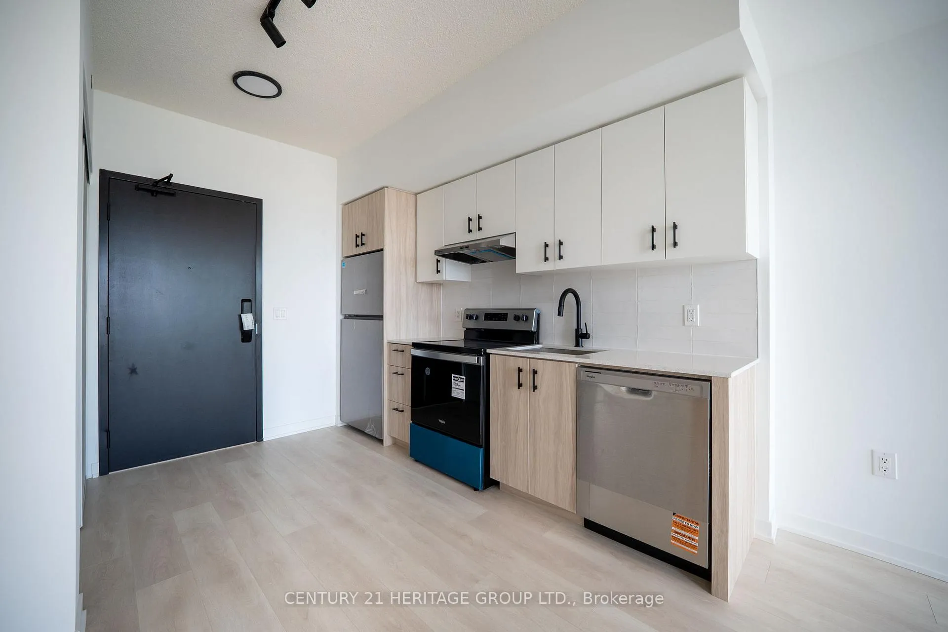 Photo 10 of Unit 431, 4878 Powers Common, Burlington, Alton — HOMEH