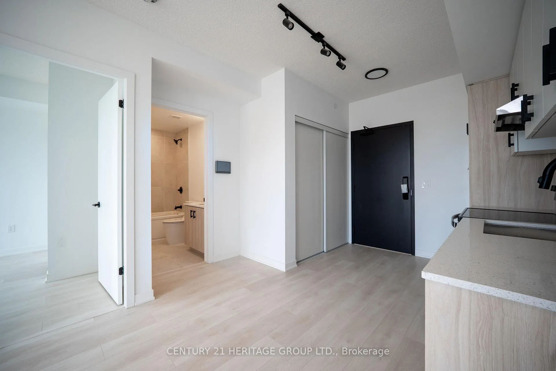 Photo 11 of Unit 431, 4878 Powers Common, Burlington, Alton — HOMEH