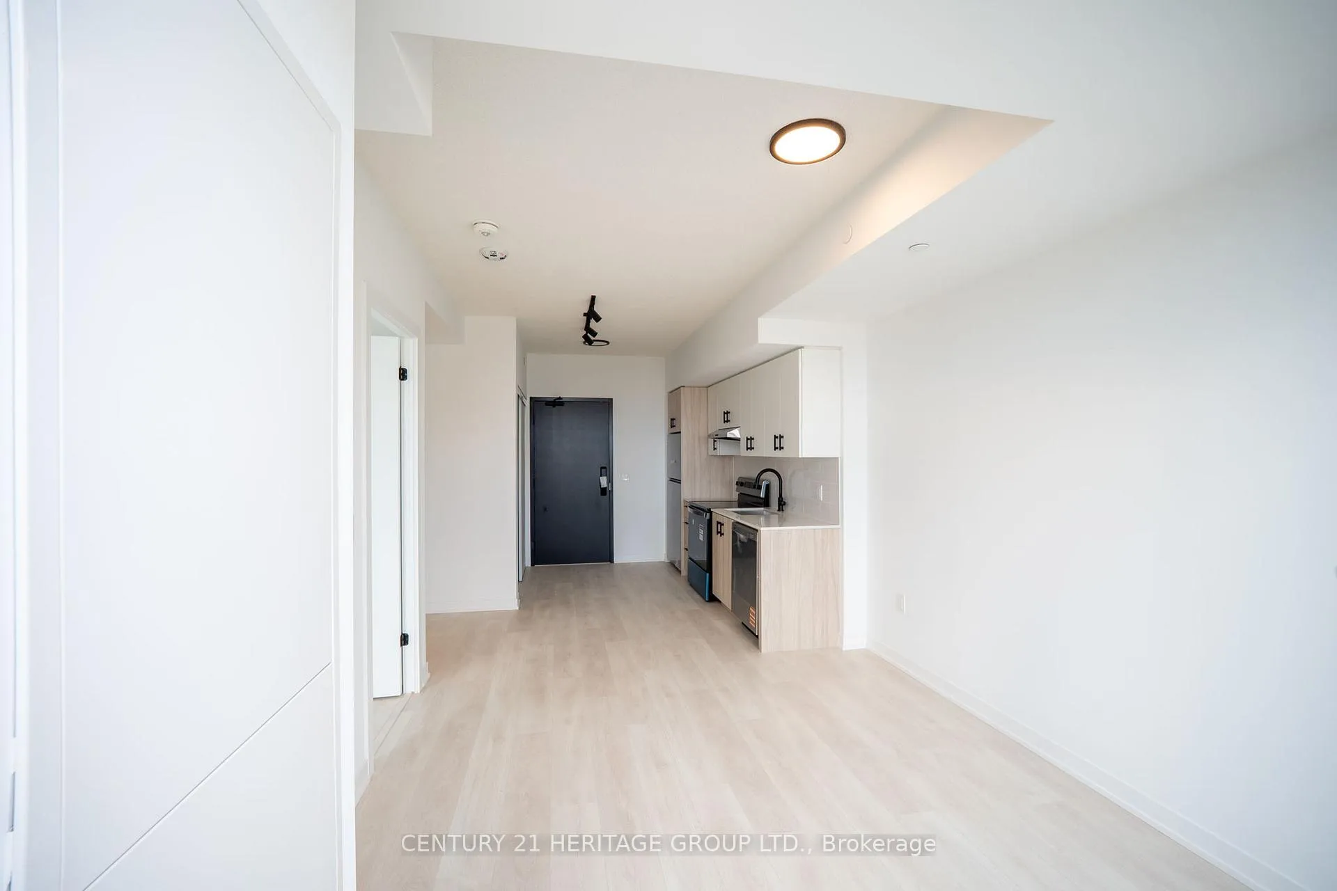 Photo 12 of Unit 431, 4878 Powers Common, Burlington, Alton — HOMEH