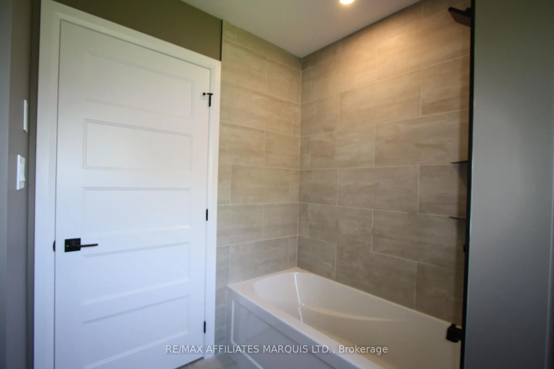 Photo 15 of 2542 Macgregor Drive, South Glengarry, South Glengarry (Lancaster) Twp — HOMEH