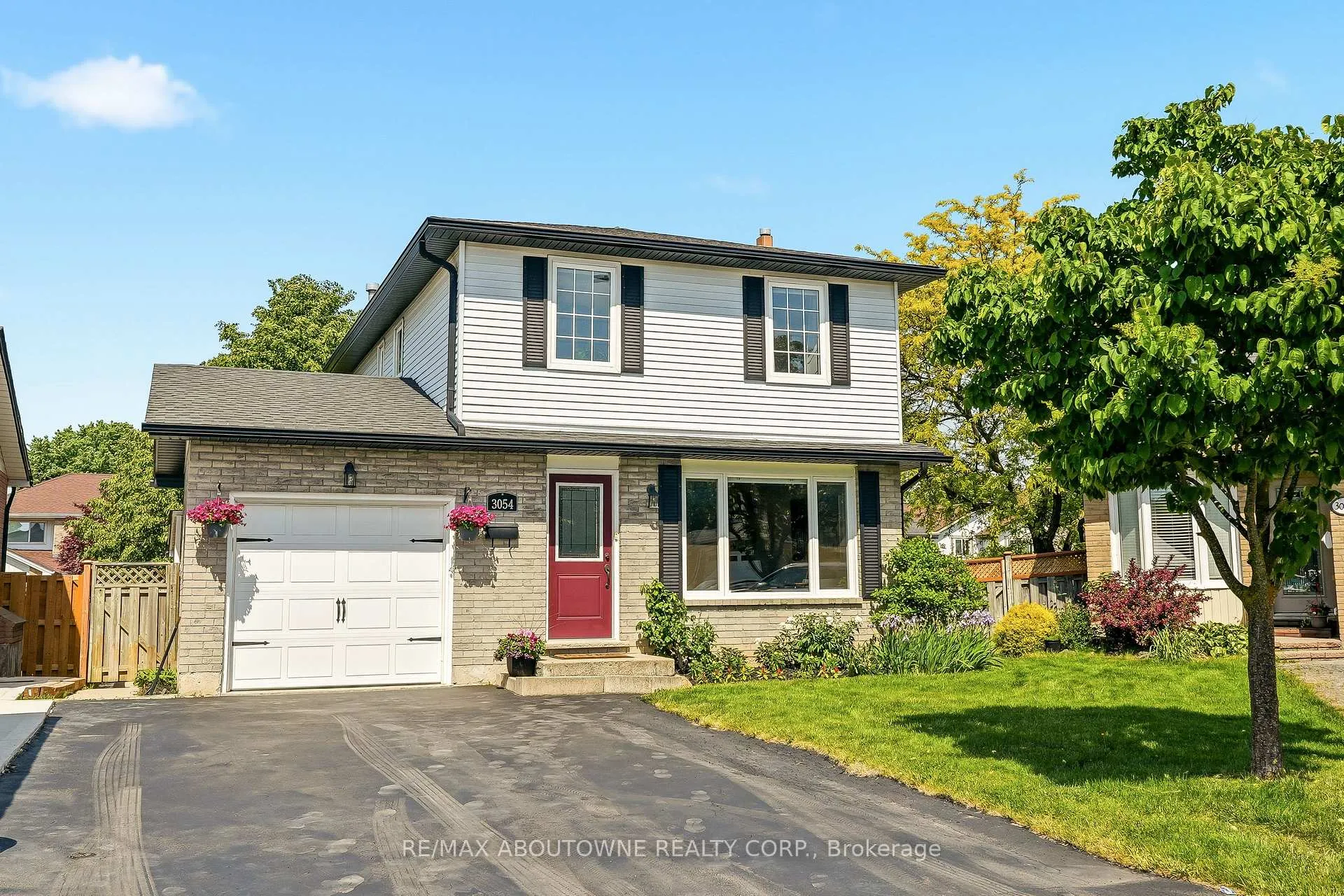 Photo 1 of 3054 Flanagan Court, Burlington, Brant Hills — HOMEH