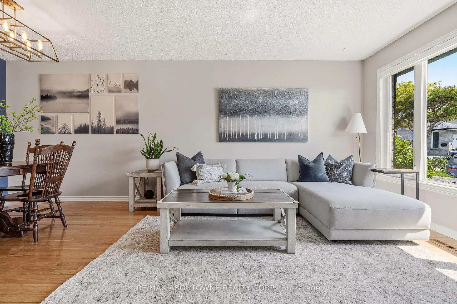 Photo 5 of 3054 Flanagan Court, Burlington, Brant Hills — HOMEH