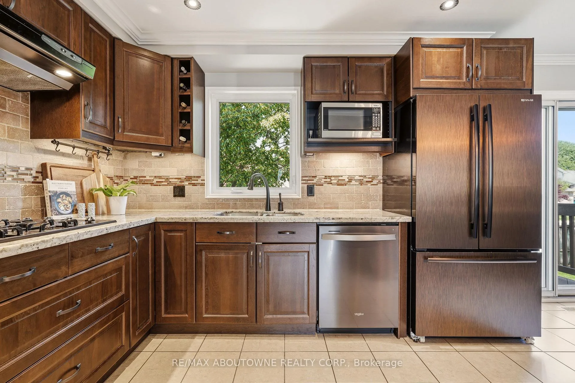 Photo 11 of 3054 Flanagan Court, Burlington, Brant Hills — HOMEH