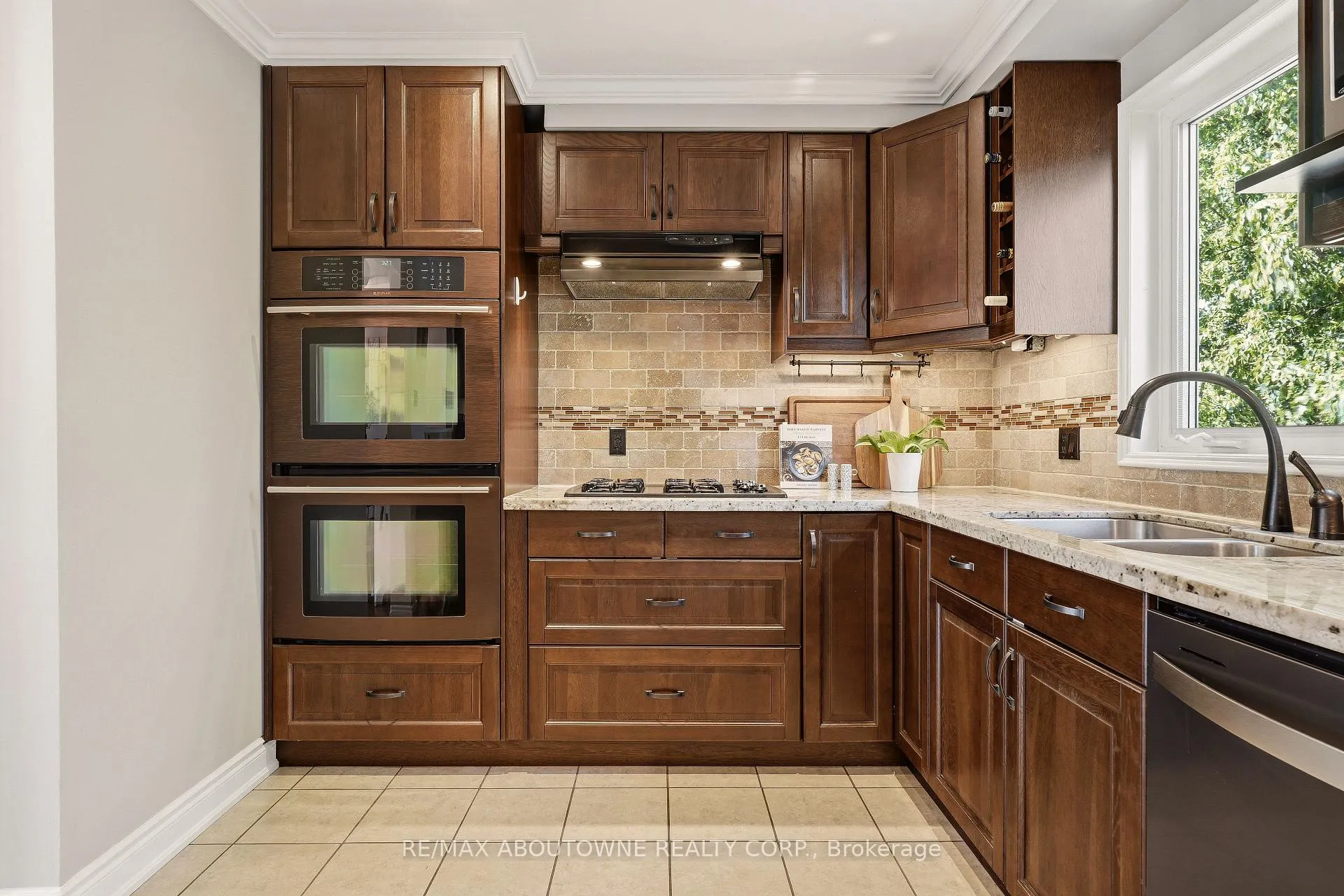 Photo 16 of 3054 Flanagan Court, Burlington, Brant Hills — HOMEH