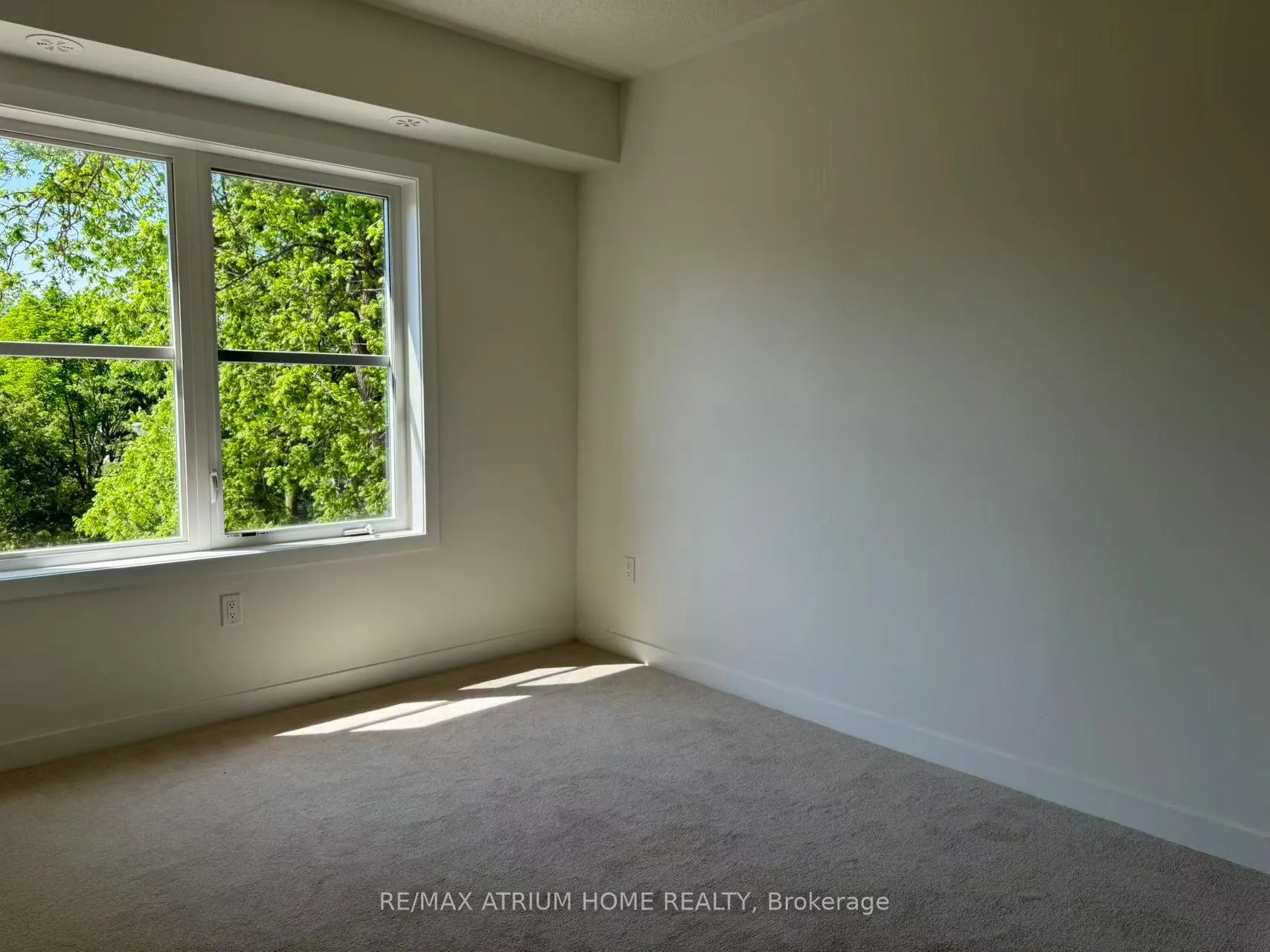 Photo 6 of Unit 228, 15100 Yonge Street N, Aurora, Aurora Village — HOMEH