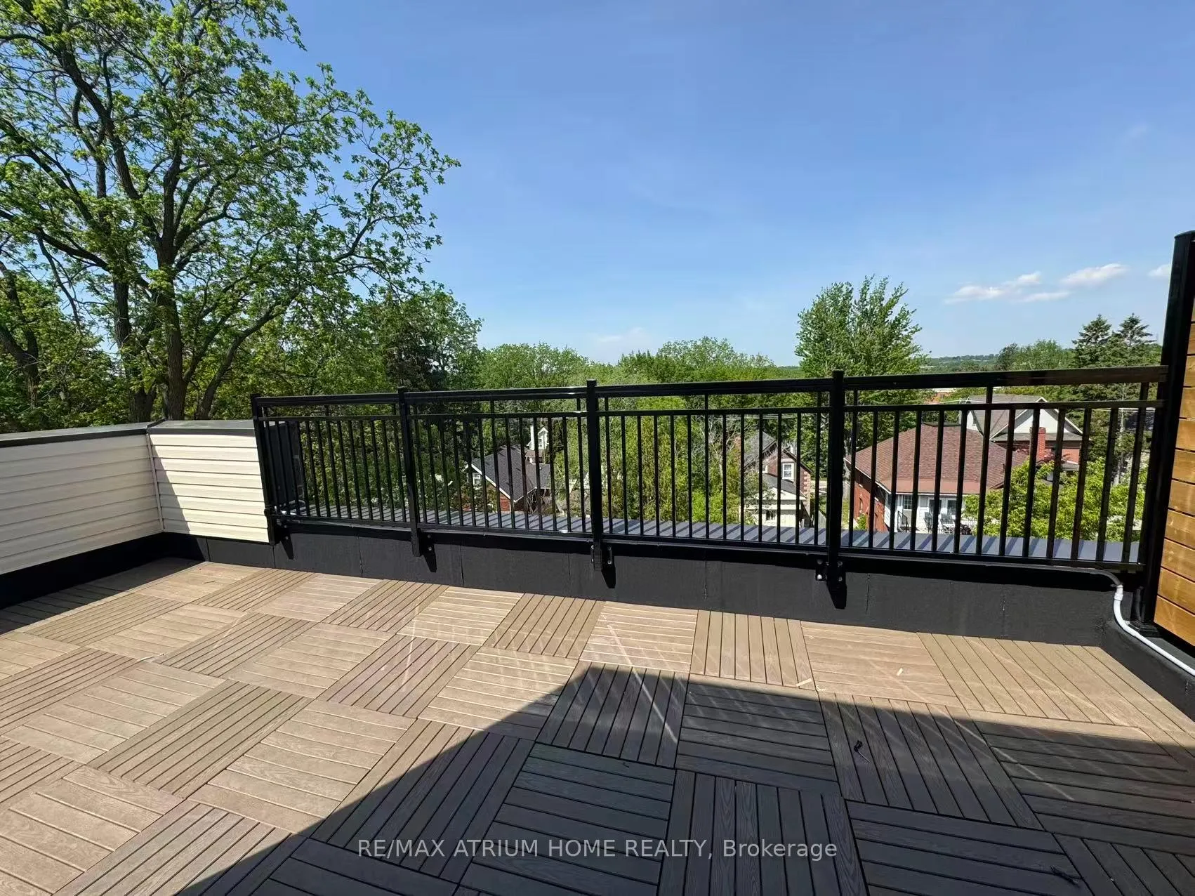 Photo 9 of Unit 228, 15100 Yonge Street N, Aurora, Aurora Village — HOMEH