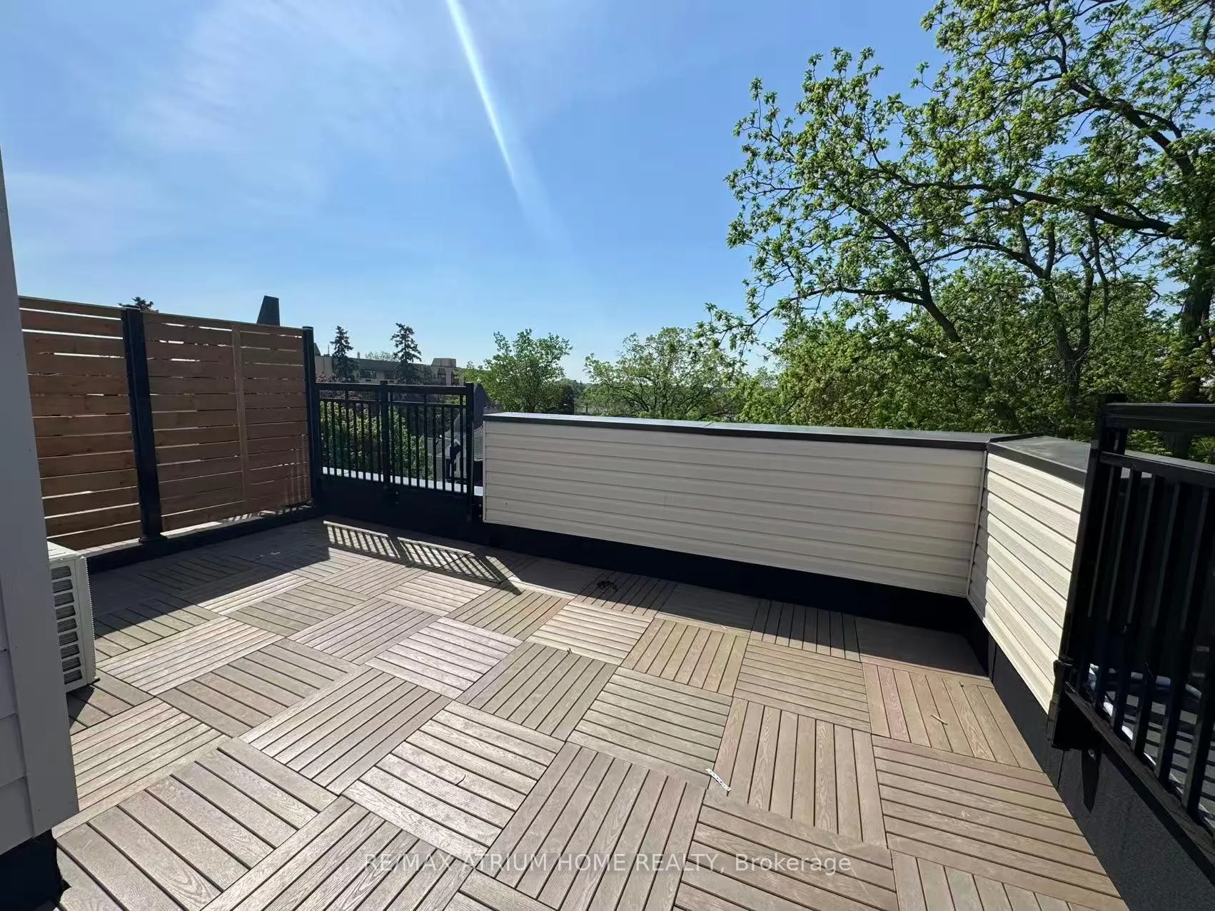 Photo 10 of Unit 228, 15100 Yonge Street N, Aurora, Aurora Village — HOMEH