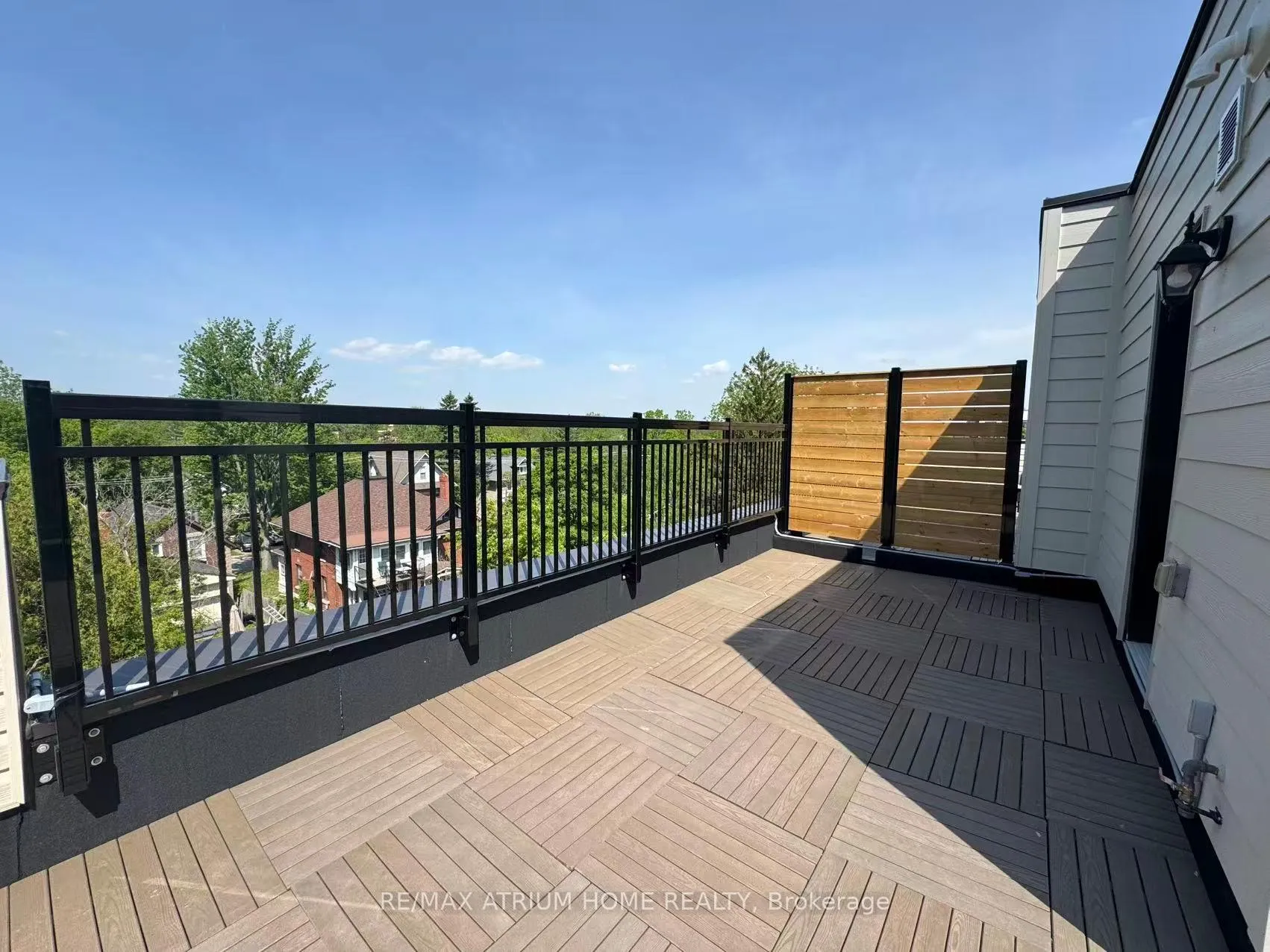 Photo 11 of Unit 228, 15100 Yonge Street N, Aurora, Aurora Village — HOMEH
