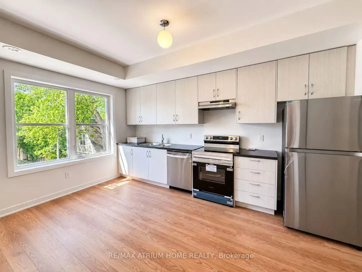 Photo 14 of Unit 228, 15100 Yonge Street N, Aurora, Aurora Village — HOMEH