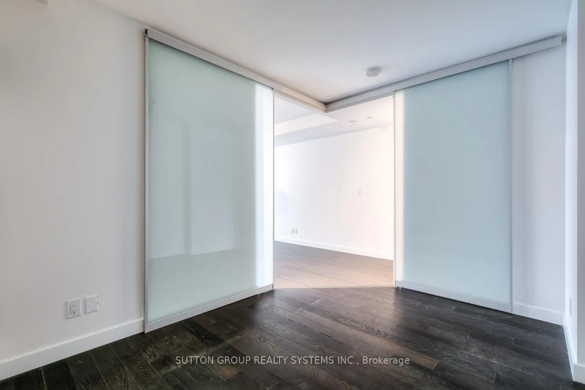 Photo 16 of Unit 523, 111 Bathurst Street, Toronto, Waterfront Communities — HOMEH