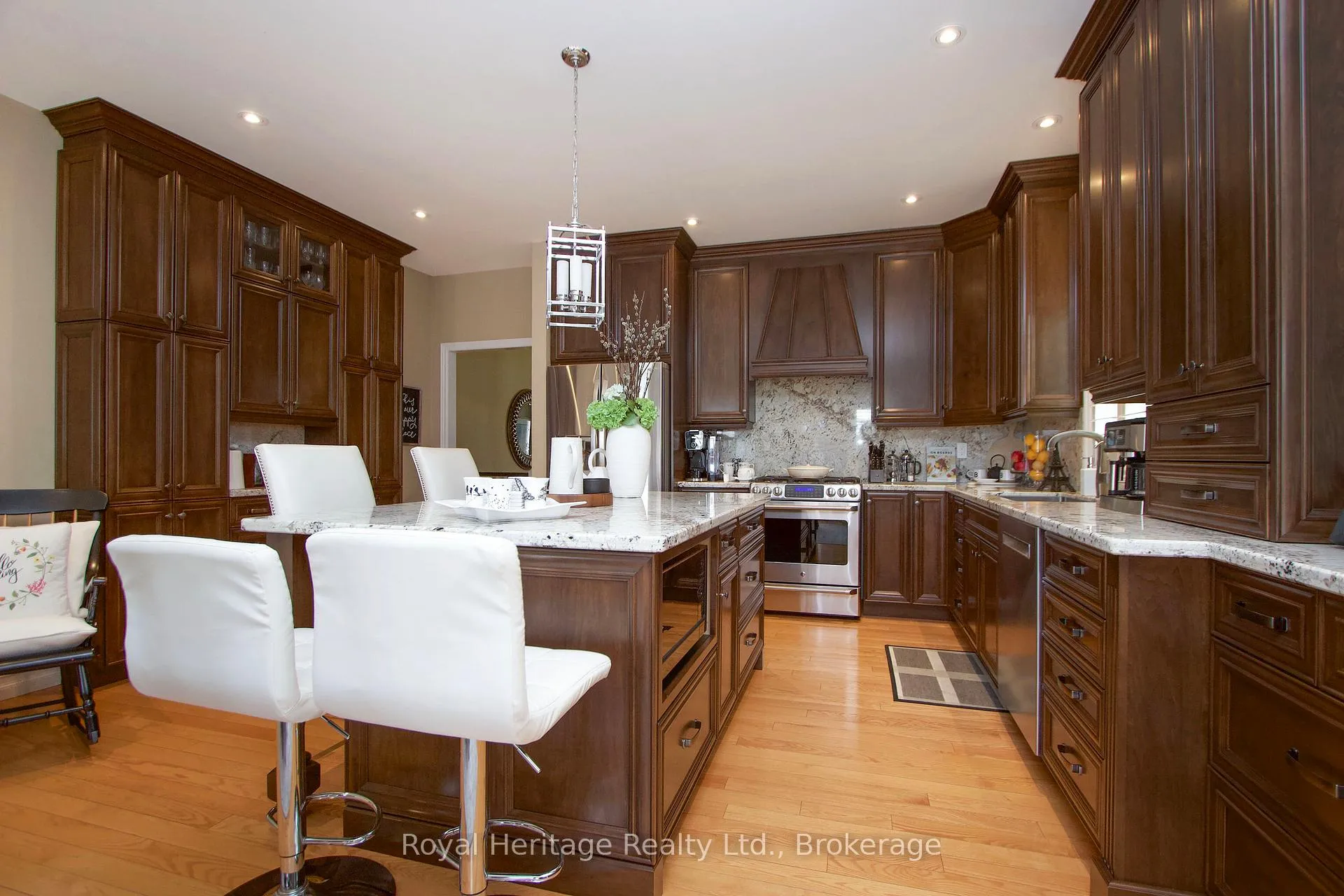 Photo 12 of 36 Earl Cuddie Boulevard, Scugog, Port Perry — HOMEH