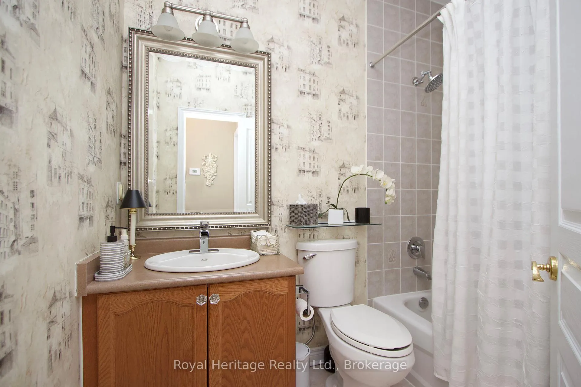 Photo 23 of 36 Earl Cuddie Boulevard, Scugog, Port Perry — HOMEH