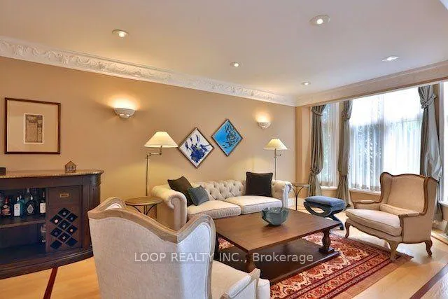 Photo 5 of 66 Cotswold Crescent, North York, St. Andrew-Windfields — HOMEH