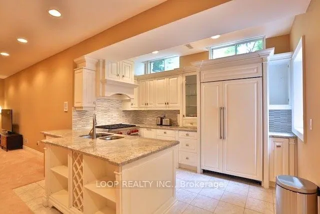 Photo 11 of 66 Cotswold Crescent, North York, St. Andrew-Windfields — HOMEH