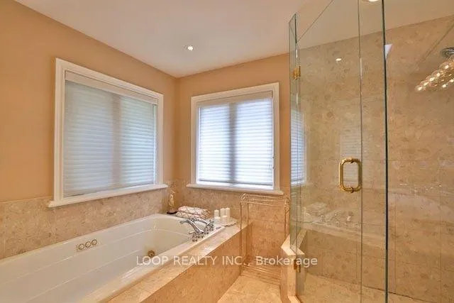 Photo 15 of 66 Cotswold Crescent, North York, St. Andrew-Windfields — HOMEH