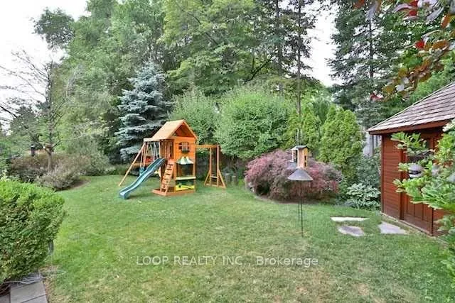Photo 18 of 66 Cotswold Crescent, North York, St. Andrew-Windfields — HOMEH