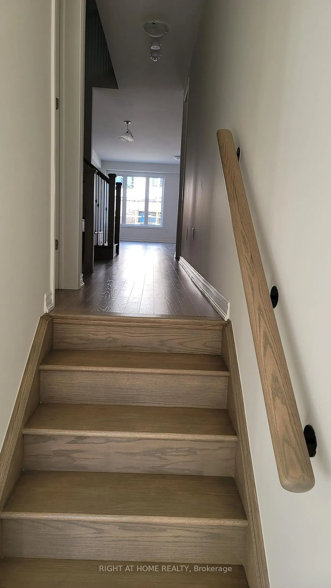 Photo 4 of 170 Shepherd Drive, Barrie, Rural Barrie Southeast — HOMEH