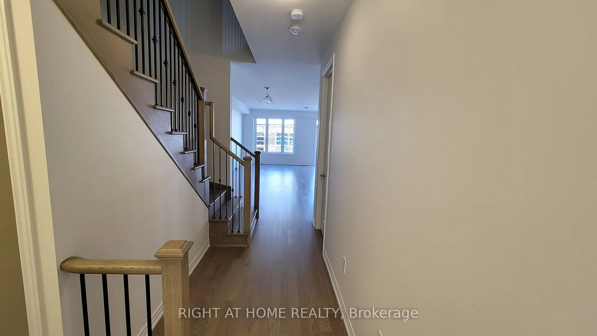Photo 8 of 170 Shepherd Drive, Barrie, Rural Barrie Southeast — HOMEH