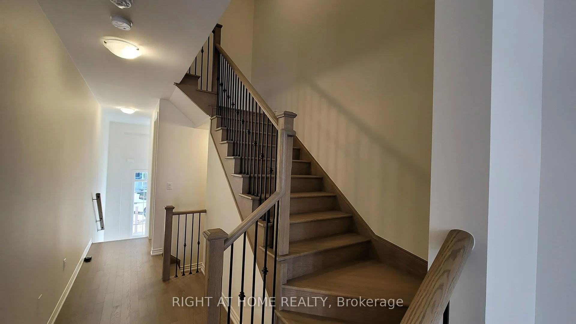 Photo 14 of 170 Shepherd Drive, Barrie, Rural Barrie Southeast — HOMEH