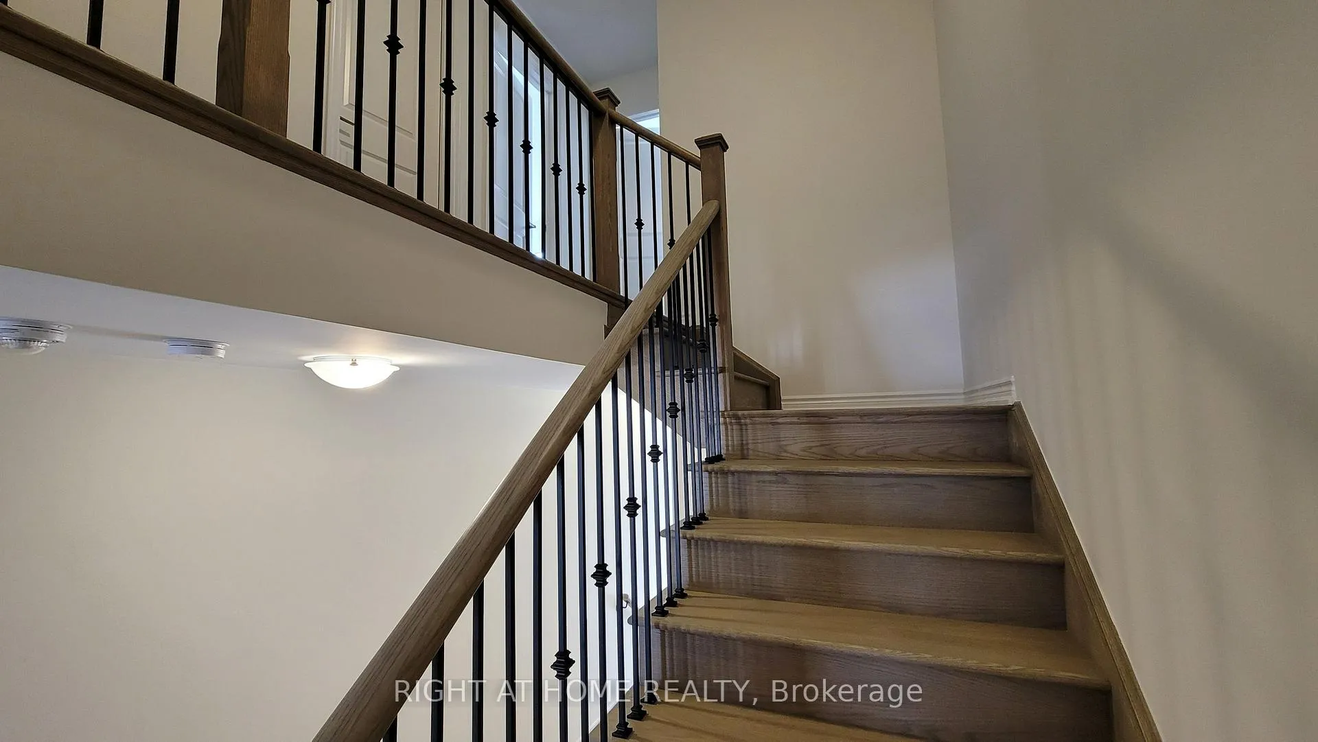 Photo 15 of 170 Shepherd Drive, Barrie, Rural Barrie Southeast — HOMEH