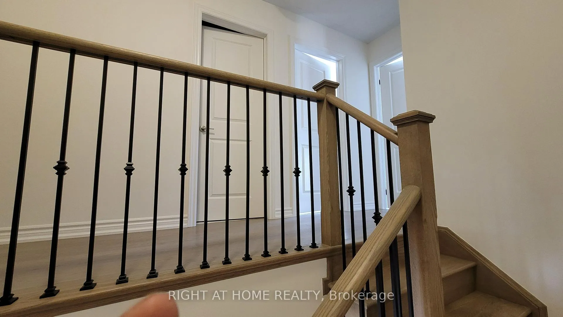Photo 16 of 170 Shepherd Drive, Barrie, Rural Barrie Southeast — HOMEH