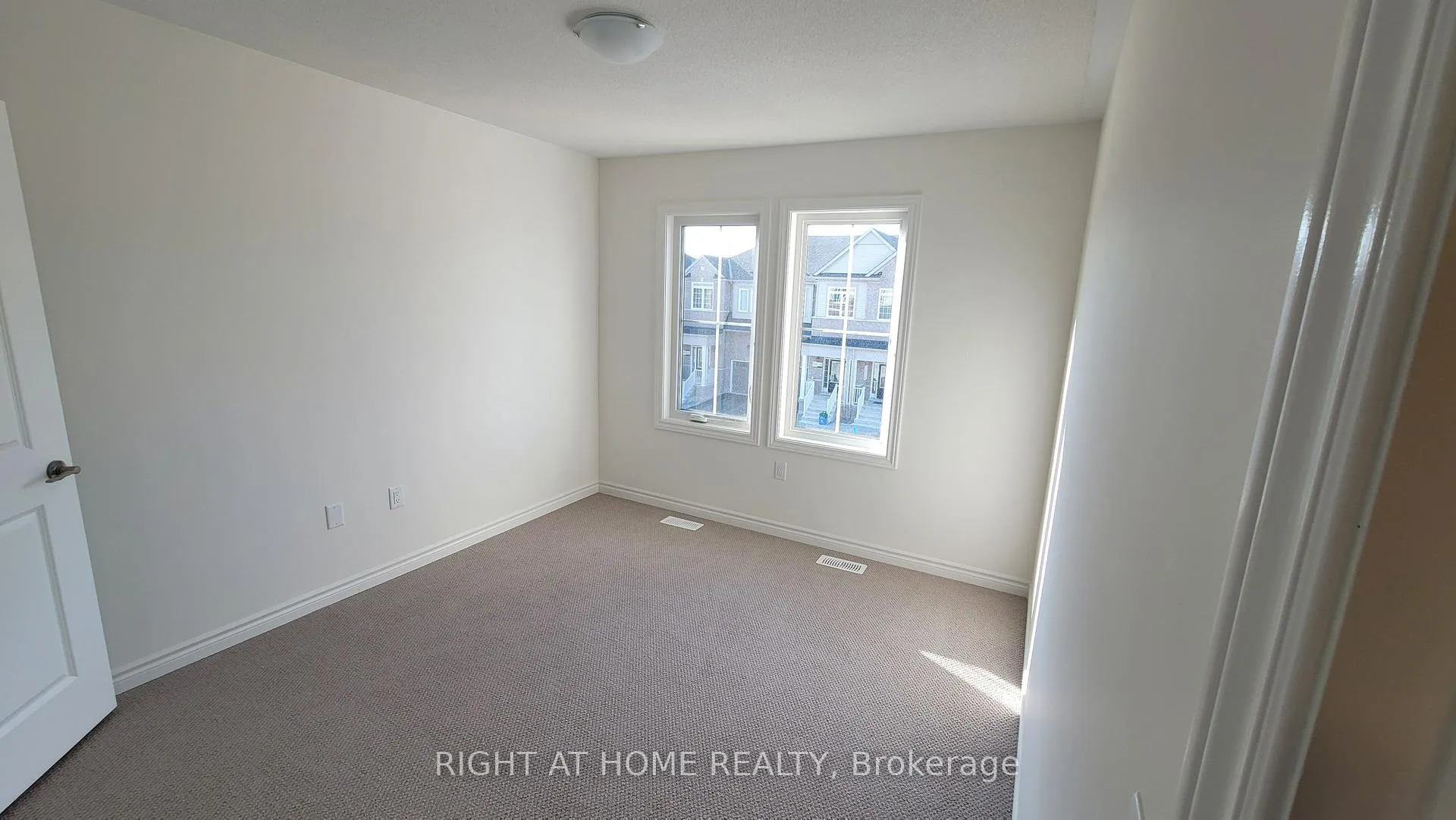 Photo 18 of 170 Shepherd Drive, Barrie, Rural Barrie Southeast — HOMEH