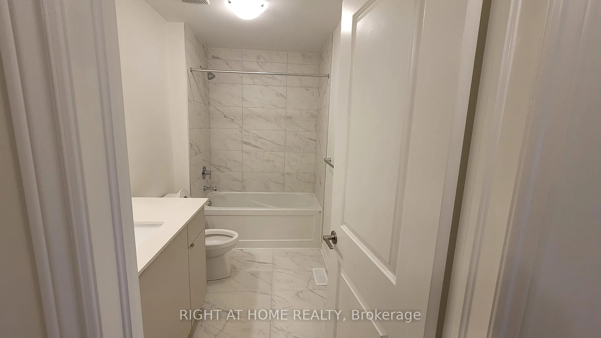 Photo 22 of 170 Shepherd Drive, Barrie, Rural Barrie Southeast — HOMEH