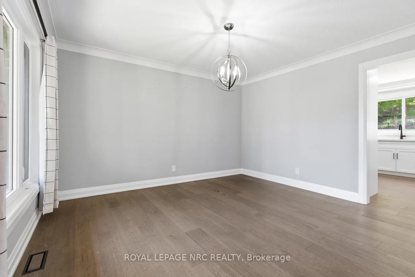 Photo 9 of 94 Dorchester Drive, Grimsby, Grimsby East — HOMEH