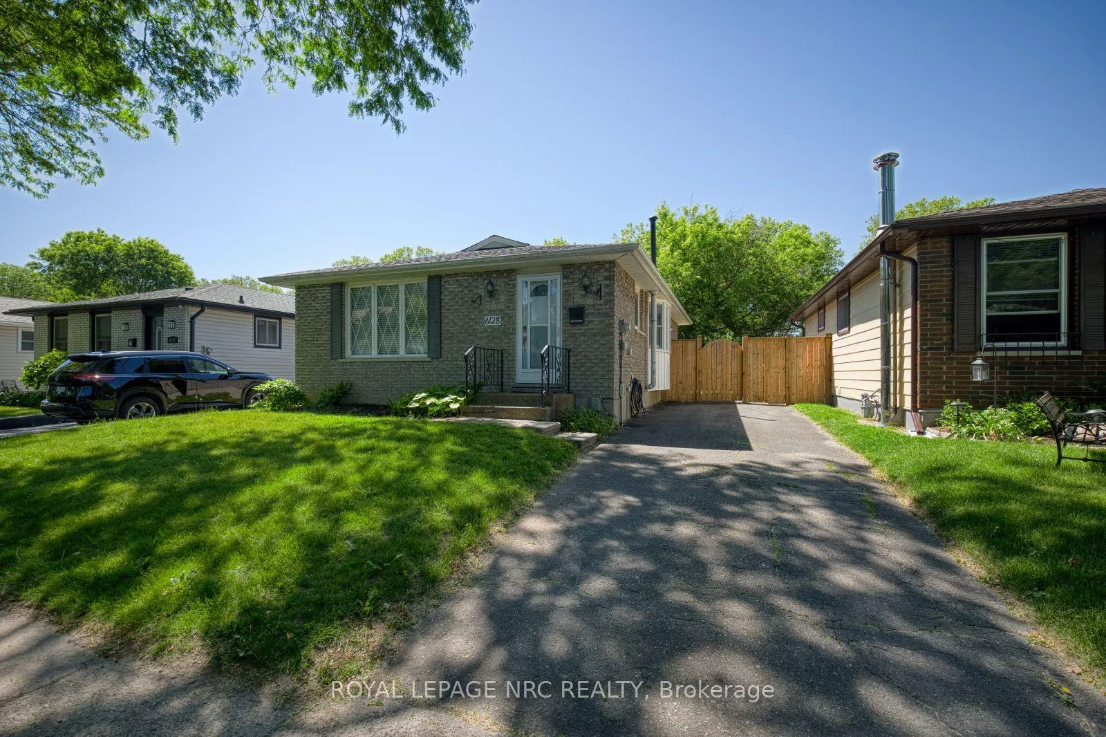 Photo 2 of 6128 Strohan Street, Niagara Falls, Church's Lane — HOMEH