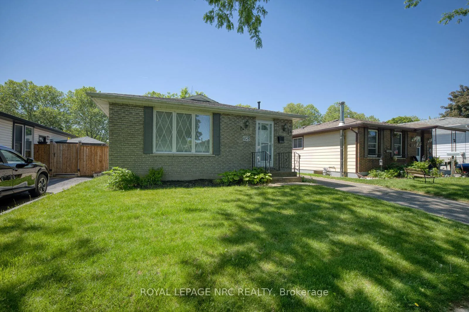 Photo 3 of 6128 Strohan Street, Niagara Falls, Church's Lane — HOMEH