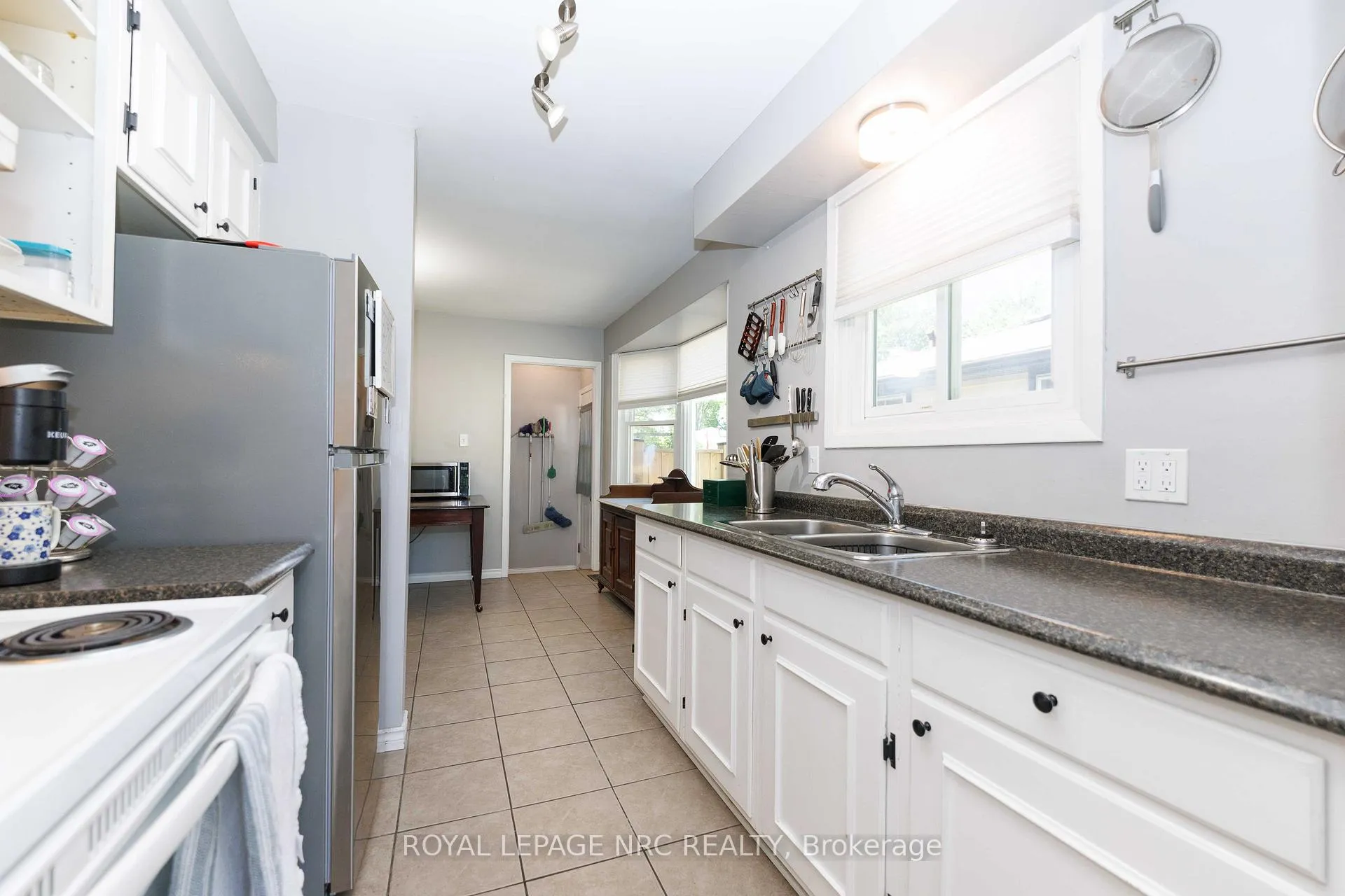 Photo 13 of 6128 Strohan Street, Niagara Falls, Church's Lane — HOMEH