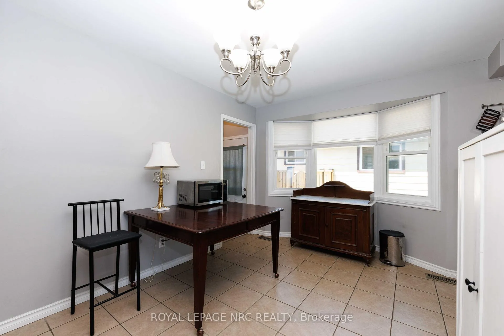 Photo 16 of 6128 Strohan Street, Niagara Falls, Church's Lane — HOMEH