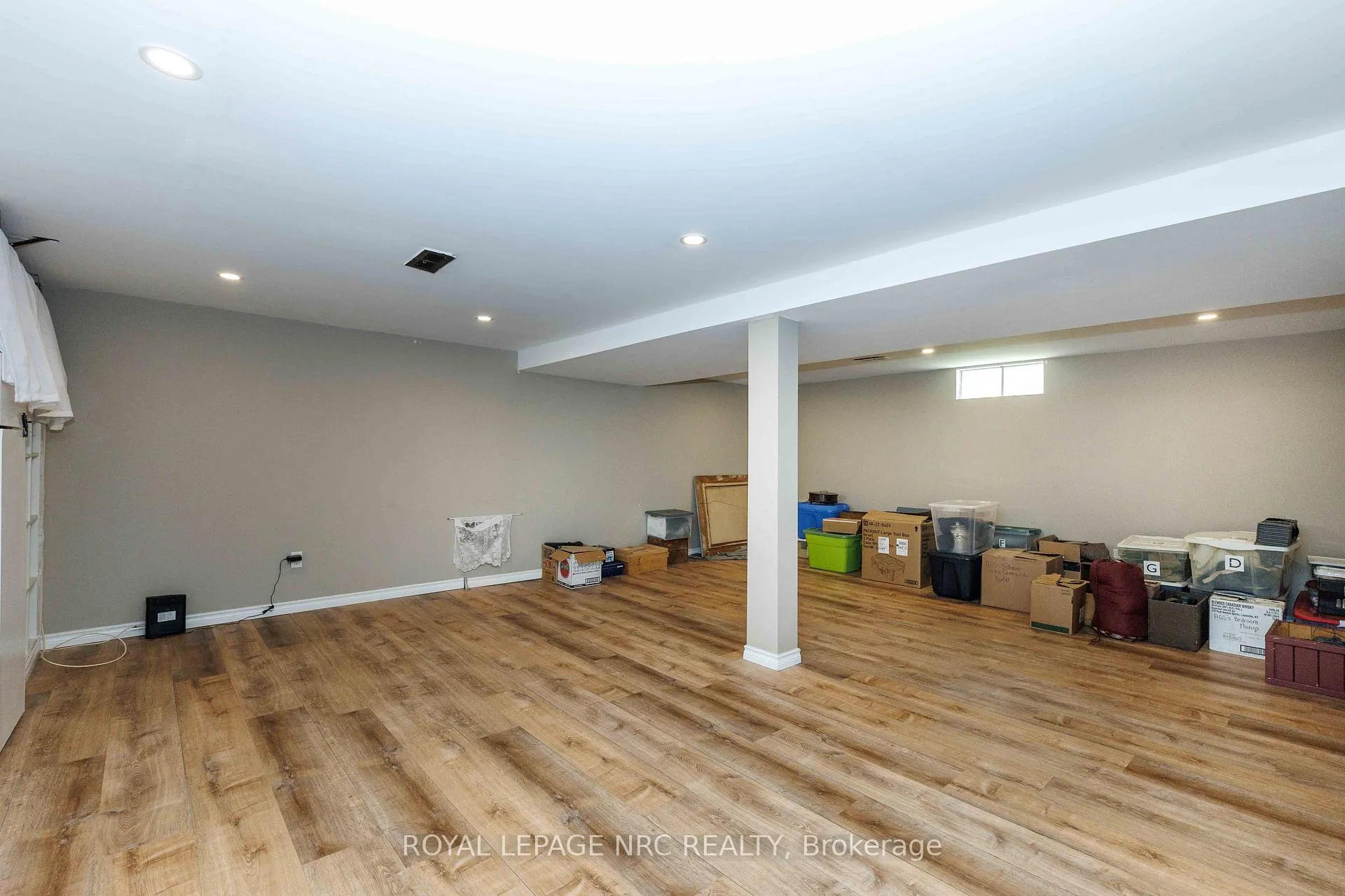 Photo 30 of 6128 Strohan Street, Niagara Falls, Church's Lane — HOMEH