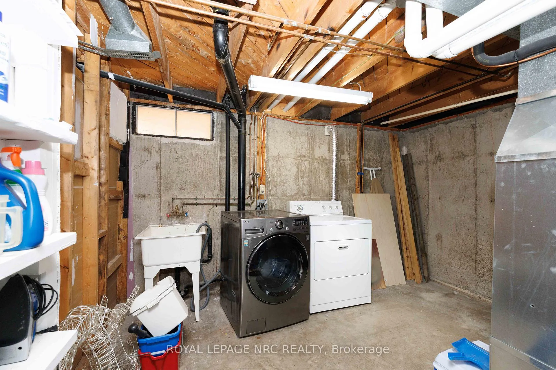 Photo 35 of 6128 Strohan Street, Niagara Falls, Church's Lane — HOMEH