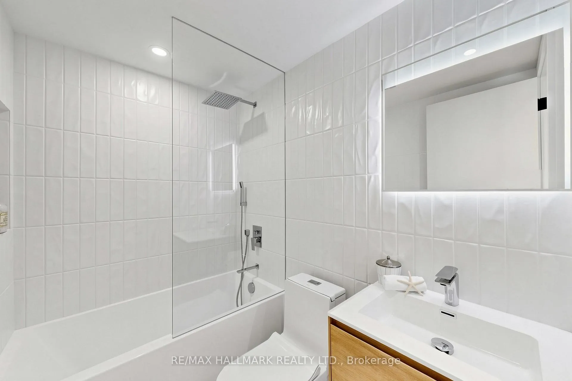 Photo 25 of 207 Victor Avenue, Toronto, North Riverdale — HOMEH