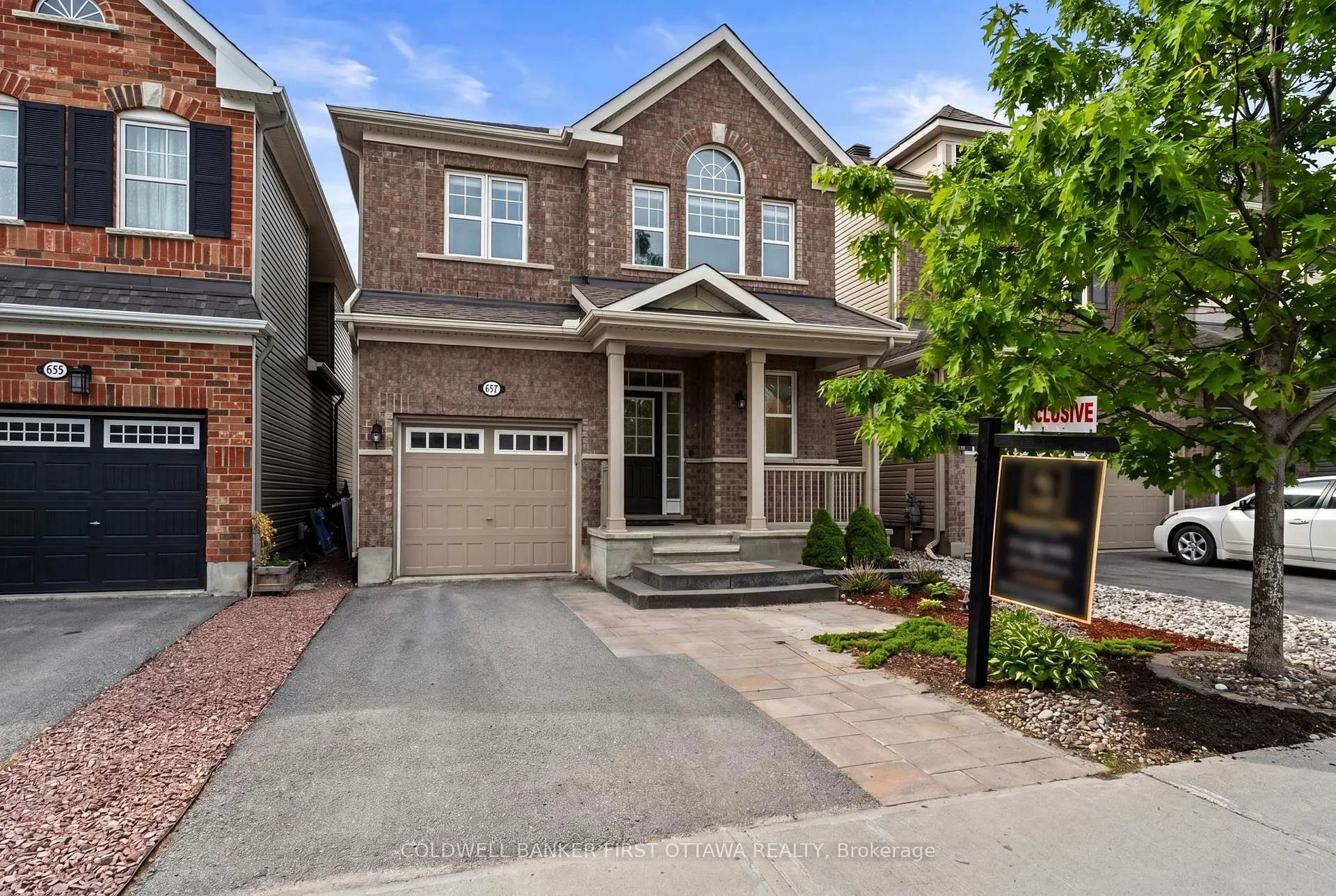 Photo 2 of 657 Dundonald Drive, Ottawa, Barrhaven - Half Moon Bay — HOMEH