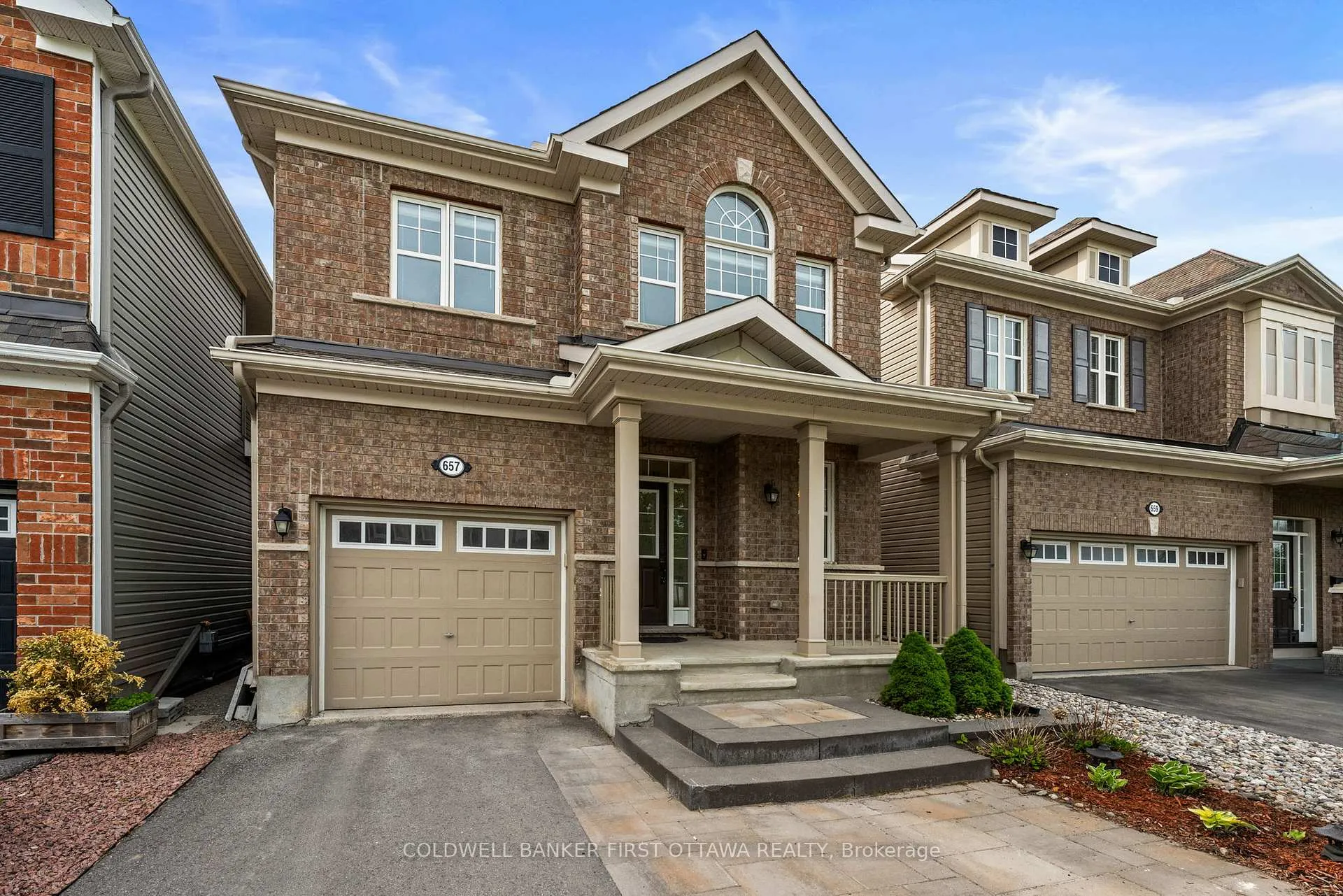 Photo 3 of 657 Dundonald Drive, Ottawa, Barrhaven - Half Moon Bay — HOMEH