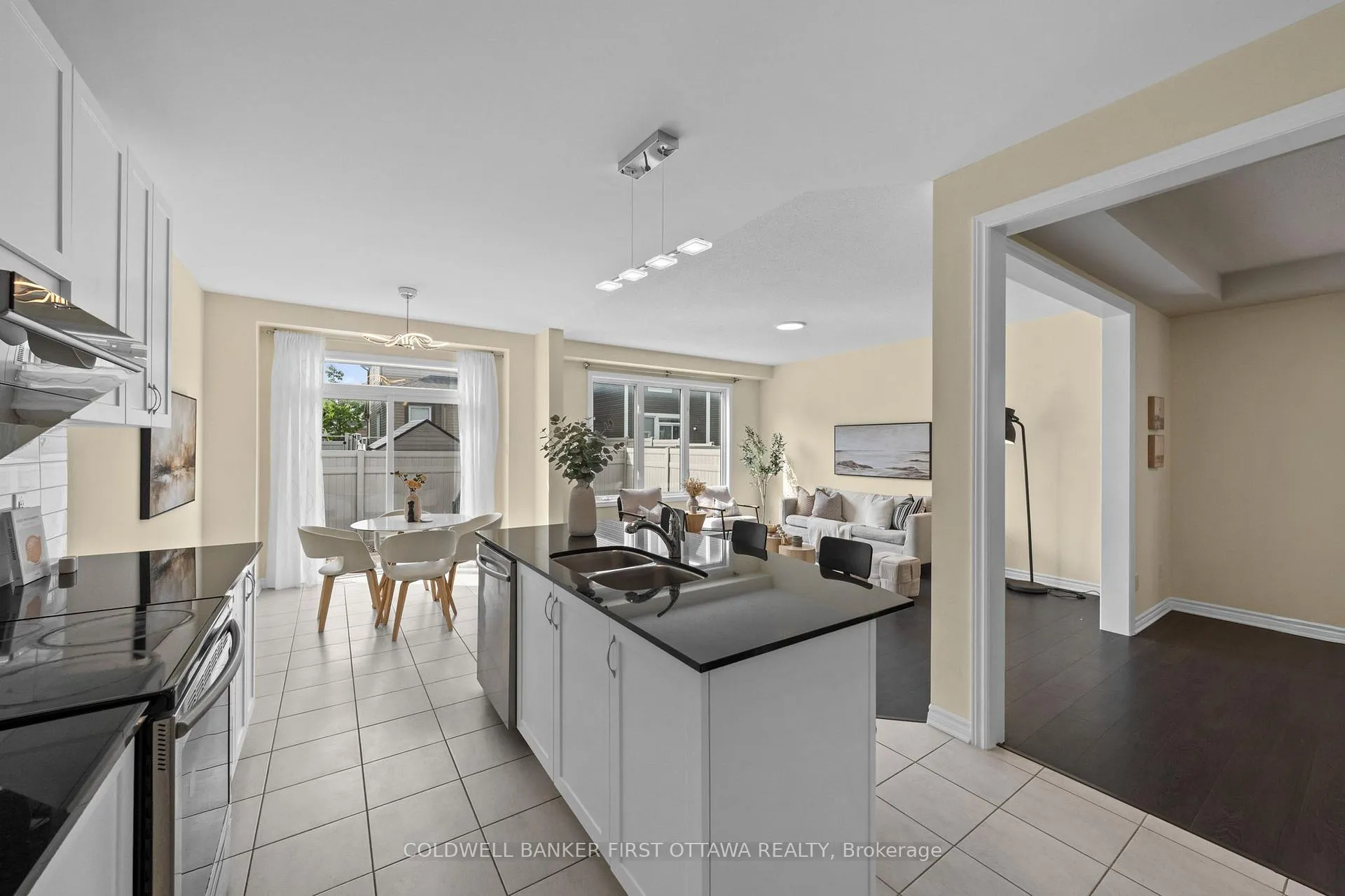 Photo 16 of 657 Dundonald Drive, Ottawa, Barrhaven - Half Moon Bay — HOMEH