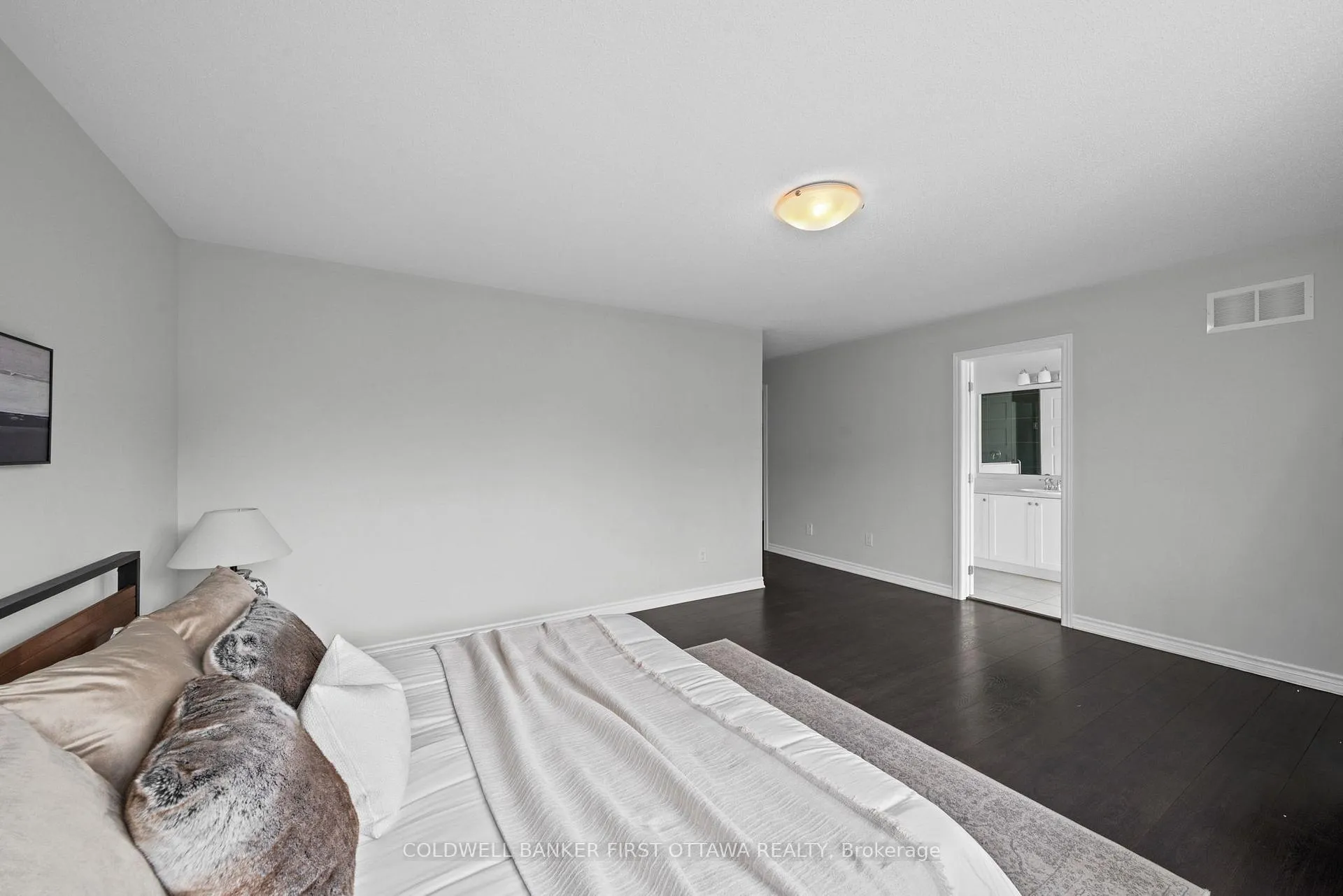 Photo 24 of 657 Dundonald Drive, Ottawa, Barrhaven - Half Moon Bay — HOMEH