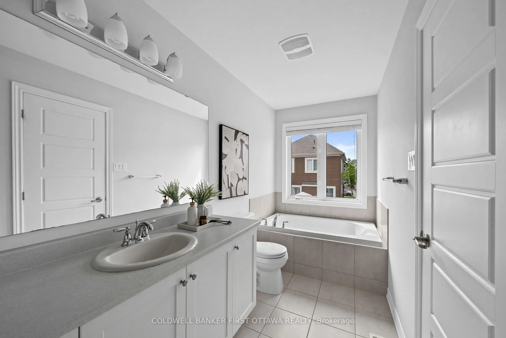Photo 25 of 657 Dundonald Drive, Ottawa, Barrhaven - Half Moon Bay — HOMEH