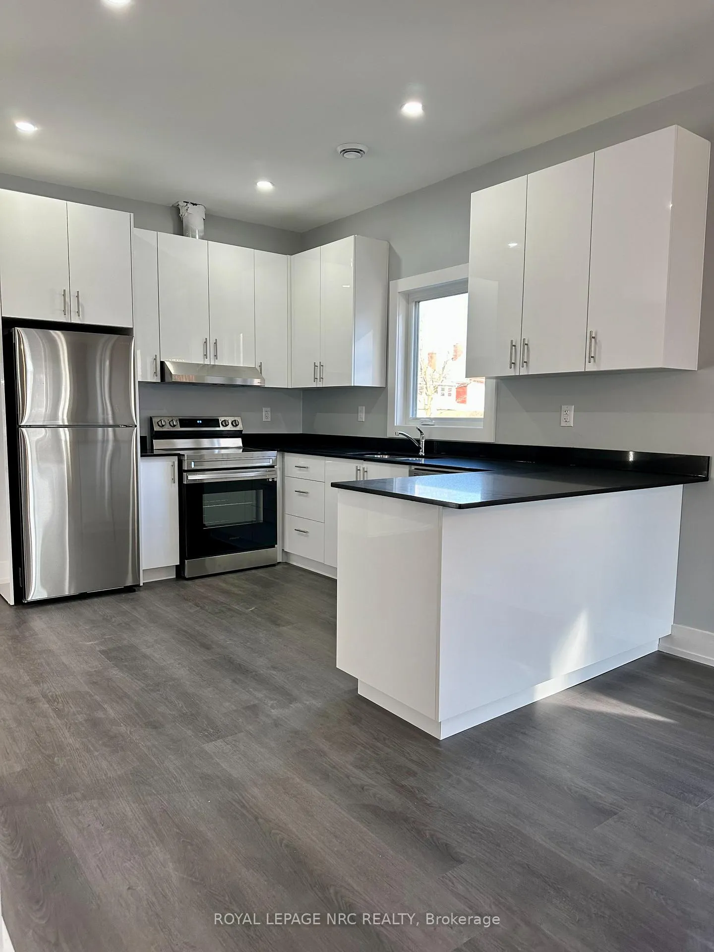 Photo 3 of Unit Upper, 58 Griffith Street, Welland, Welland Downtown — HOMEH