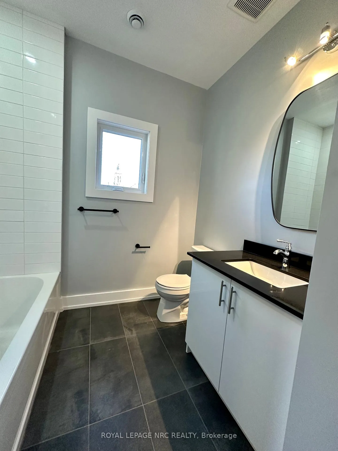 Photo 13 of Unit Upper, 58 Griffith Street, Welland, Welland Downtown — HOMEH