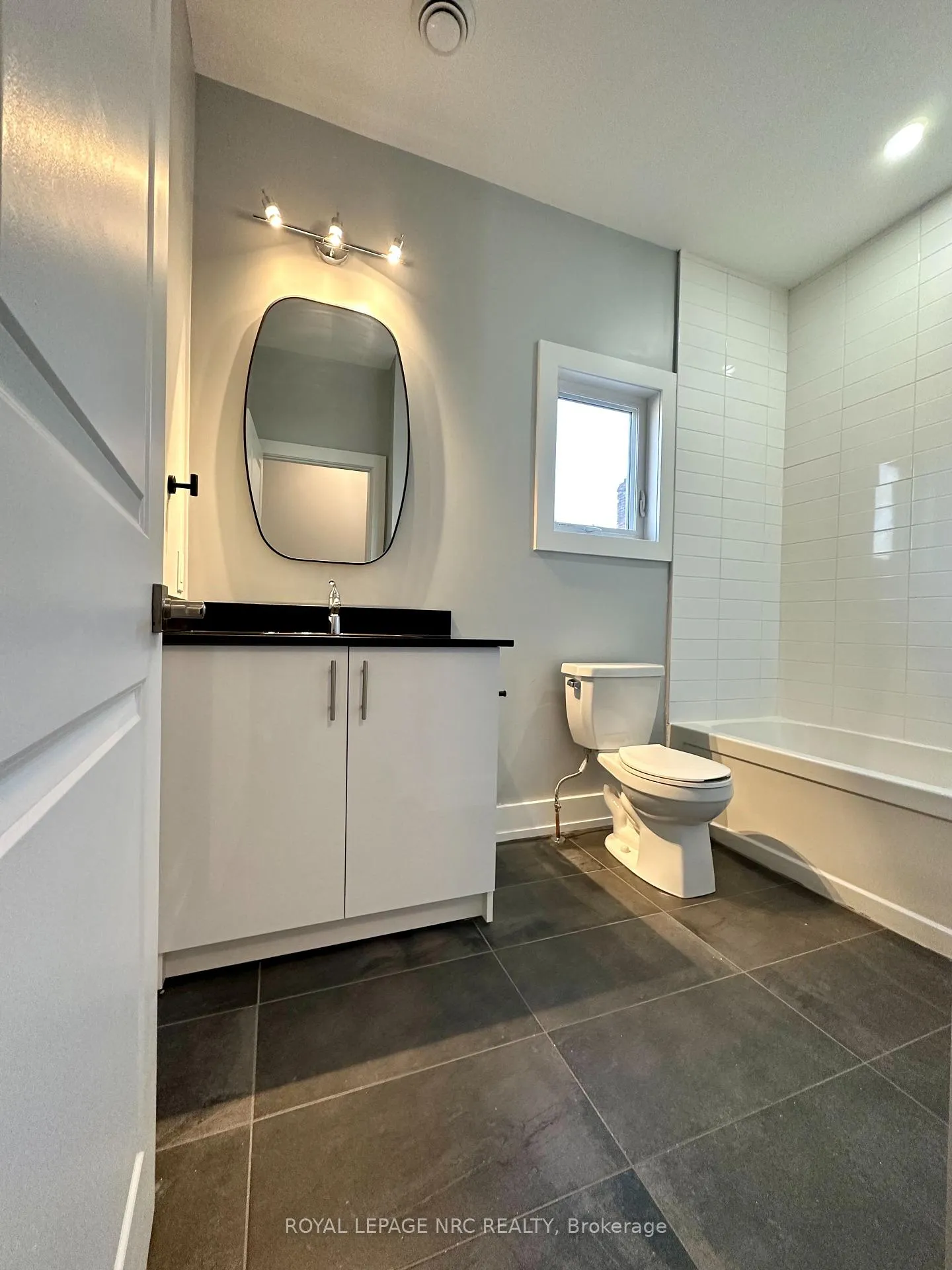 Photo 18 of Unit Upper, 58 Griffith Street, Welland, Welland Downtown — HOMEH