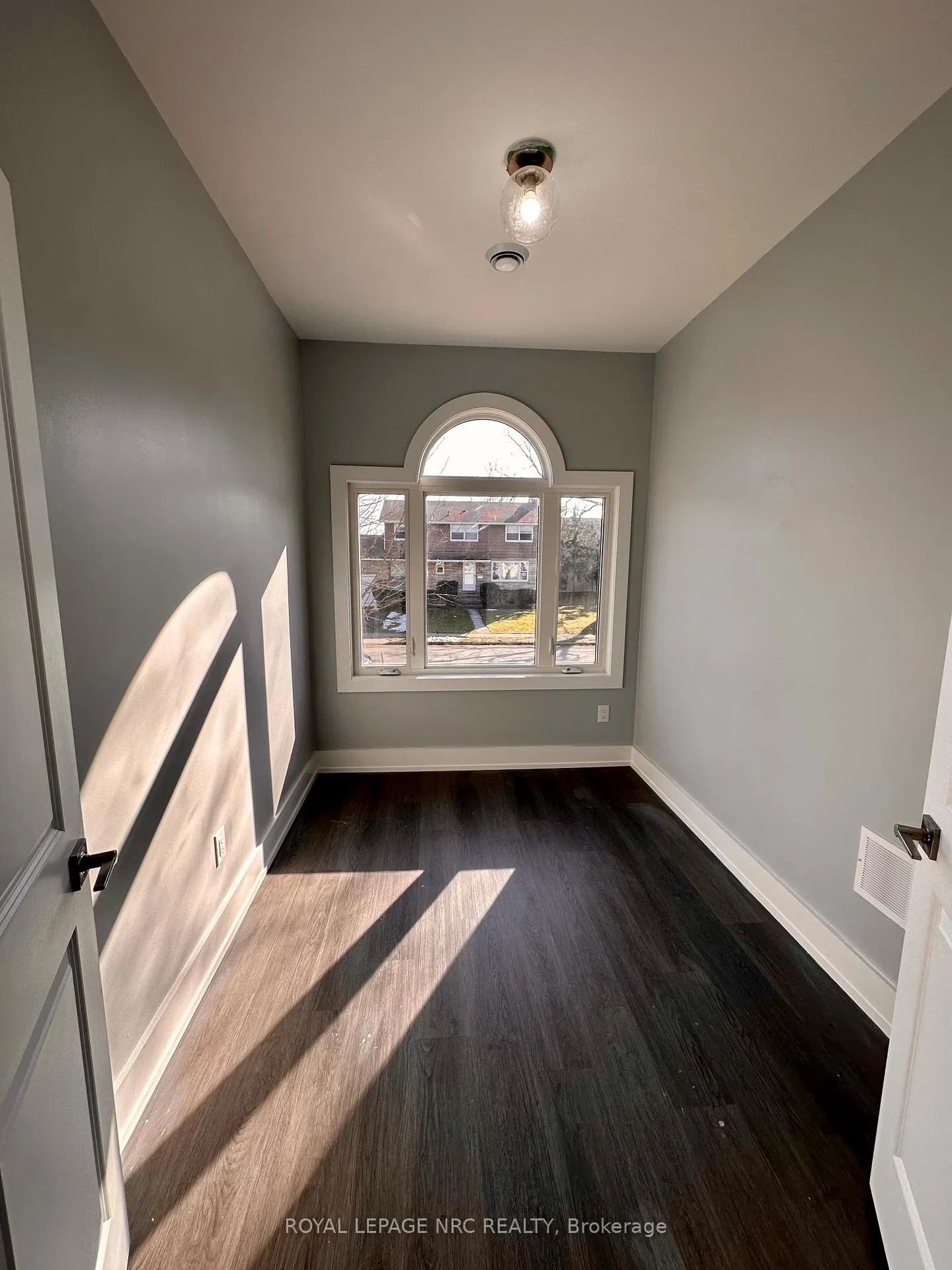 Photo 23 of Unit Upper, 58 Griffith Street, Welland, Welland Downtown — HOMEH