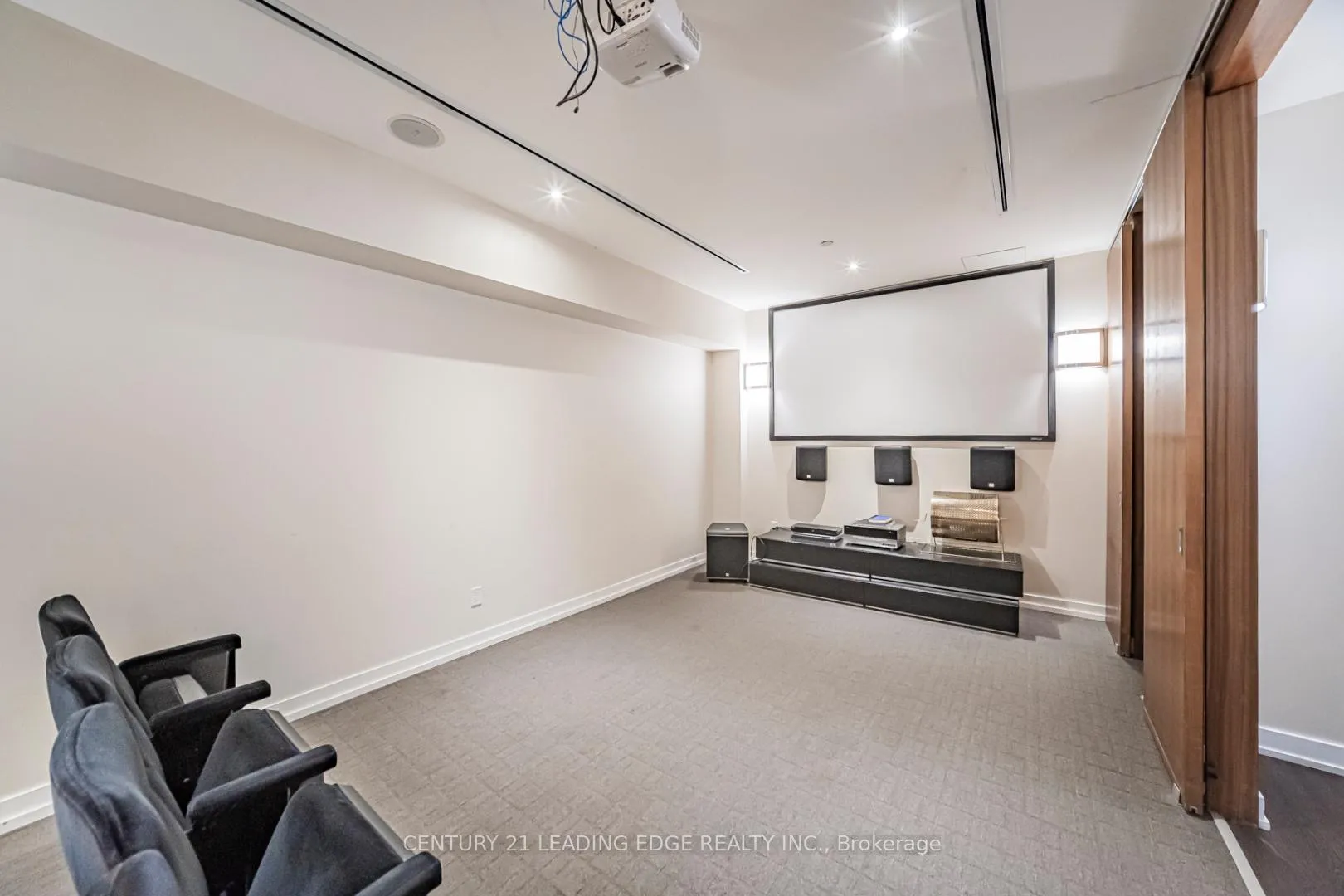 Photo 6 of Unit 5104, 2191 Yonge Street, Toronto, Mount Pleasant West — HOMEH