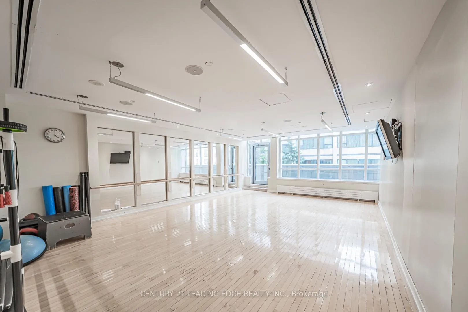 Photo 11 of Unit 5104, 2191 Yonge Street, Toronto, Mount Pleasant West — HOMEH