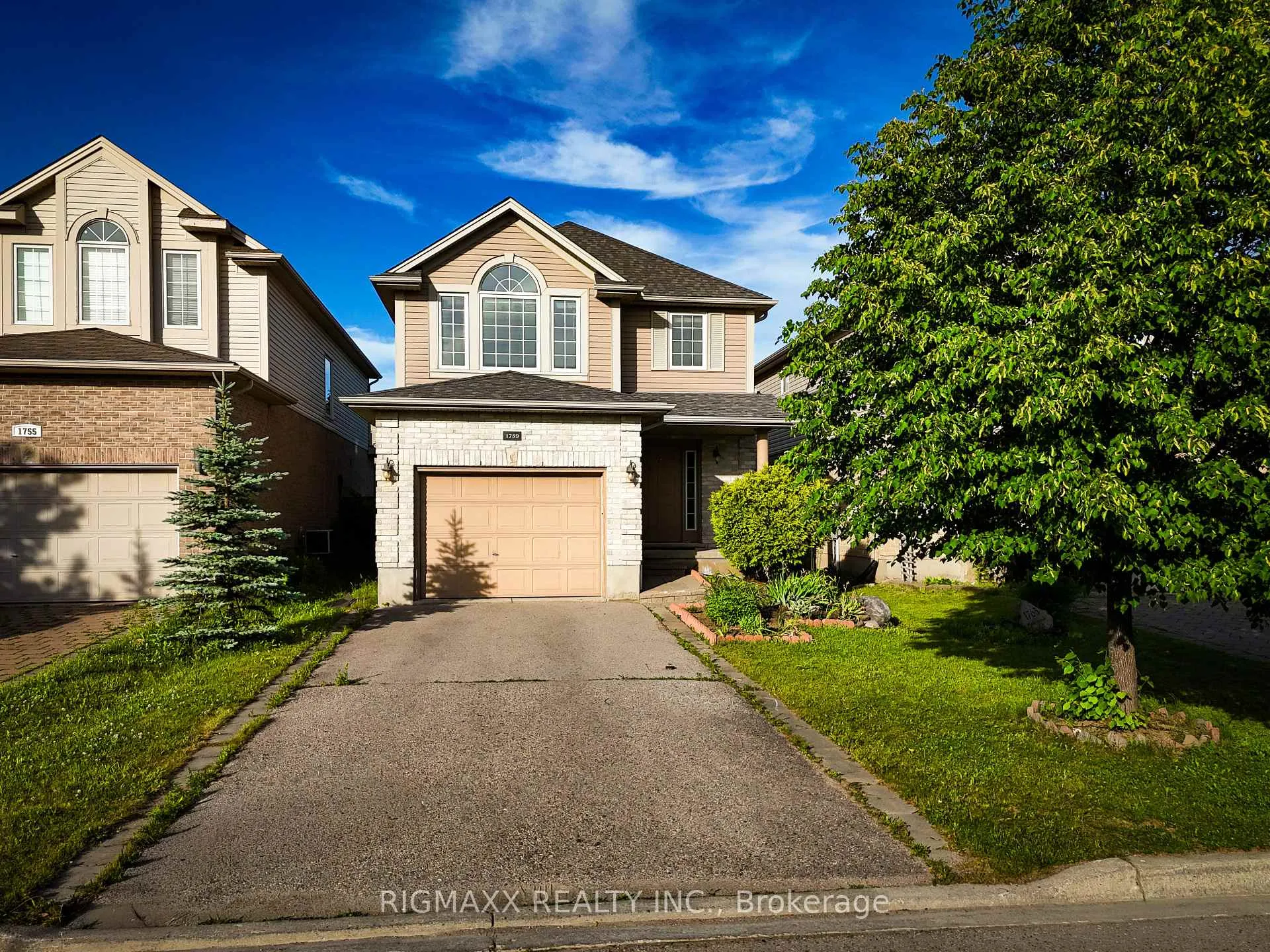 Front of 1759 Mickleborough Drive