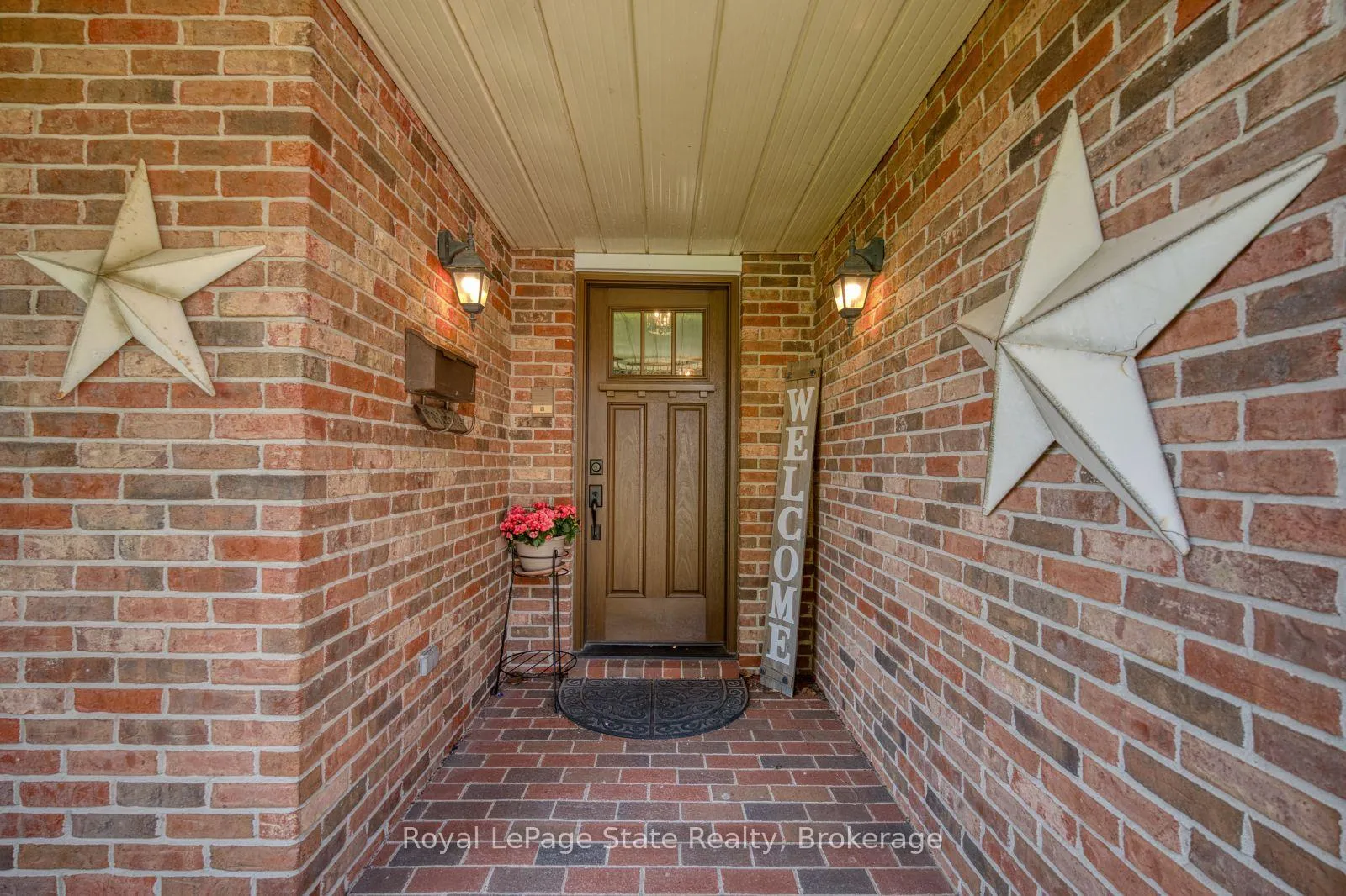 Photo 3 of 8 Cheval Drive, Grimsby, Grimsby Beach — HOMEH