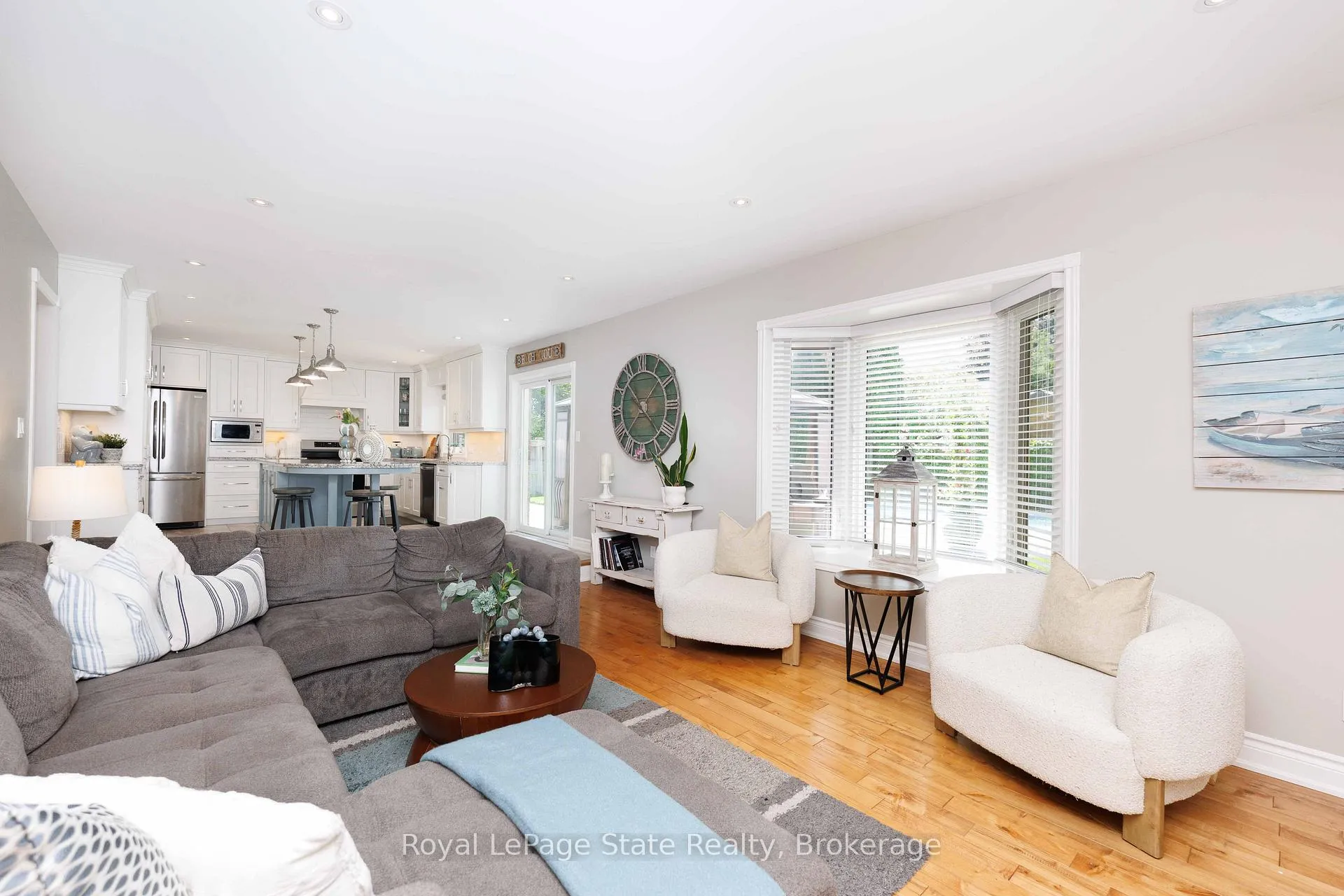 Photo 12 of 8 Cheval Drive, Grimsby, Grimsby Beach — HOMEH