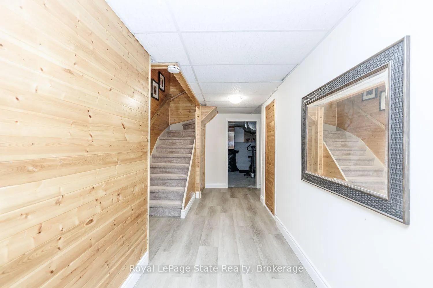 Photo 37 of 8 Cheval Drive, Grimsby, Grimsby Beach — HOMEH